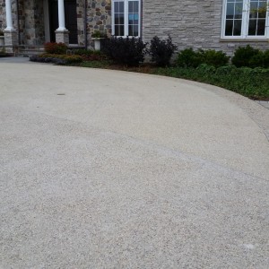 Vernon Hills Exposed Aggregate Driveway  – Exposed aggregate drive with colored banding and apron
