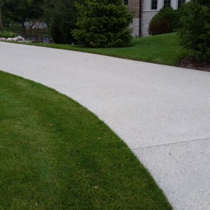 Vernon Hills Exposed Aggregate Driveway  – Exposed aggregate driveway curved
